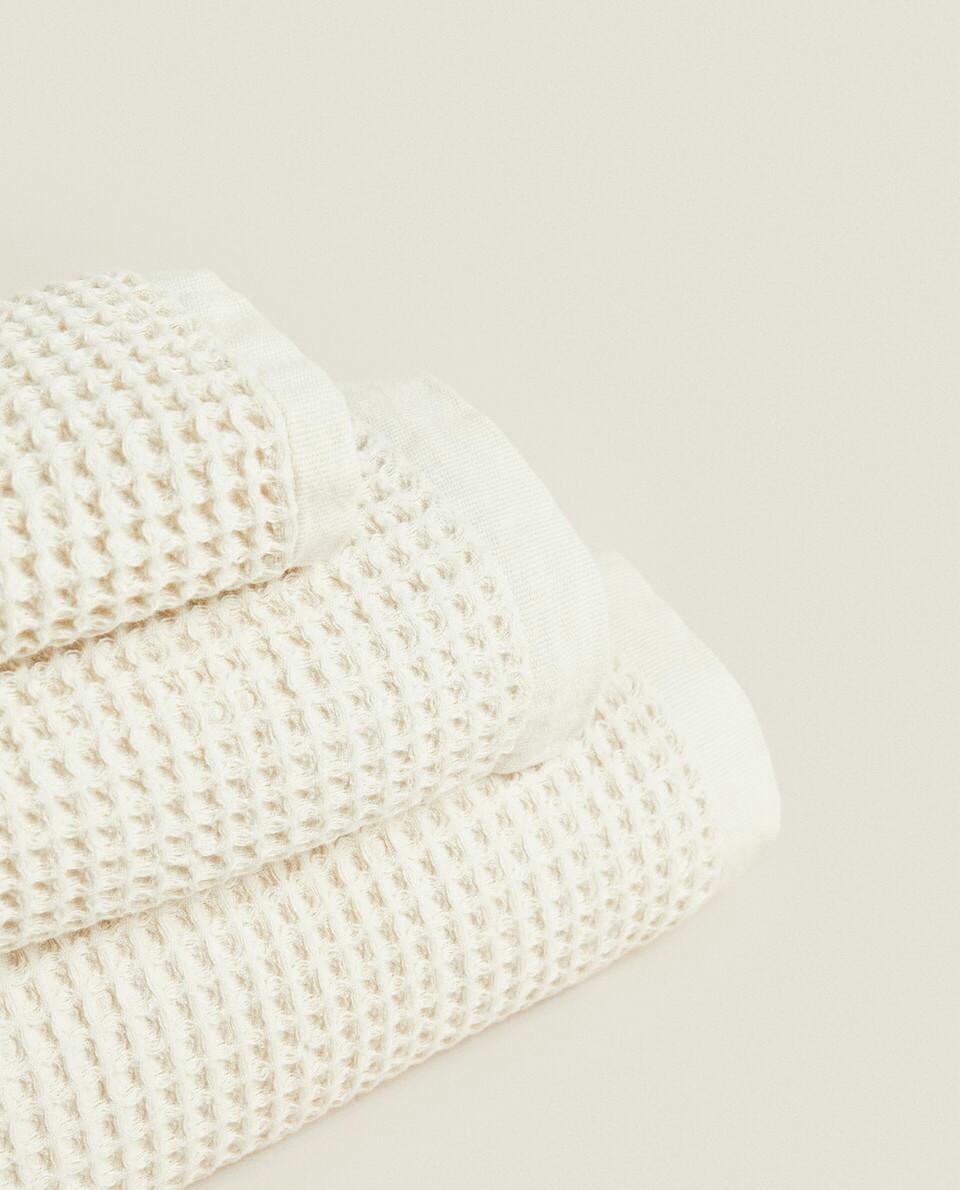 WAFFLE-KNIT COTTON TOWEL
