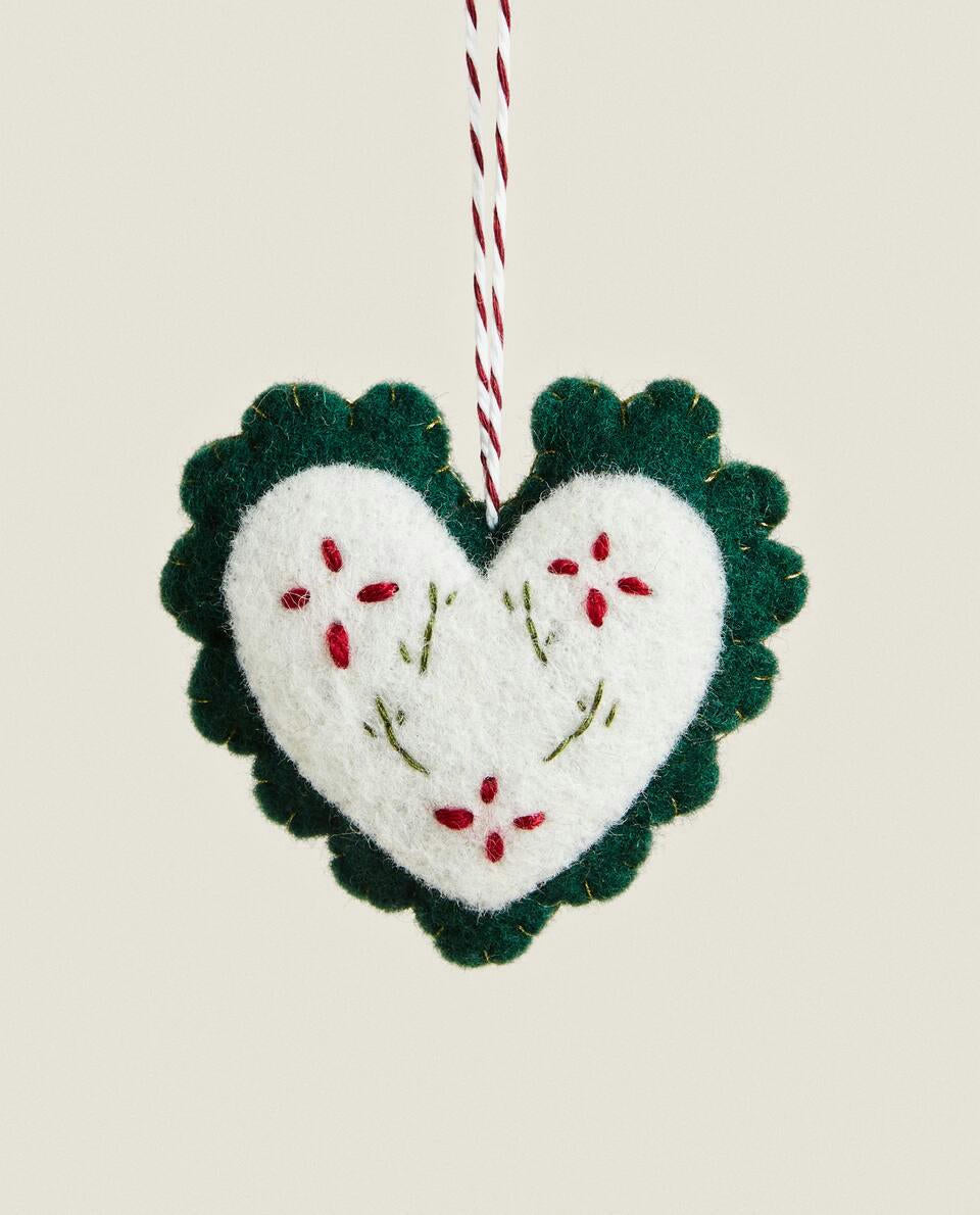 FELT HEART CHRISTMAS DECORATION