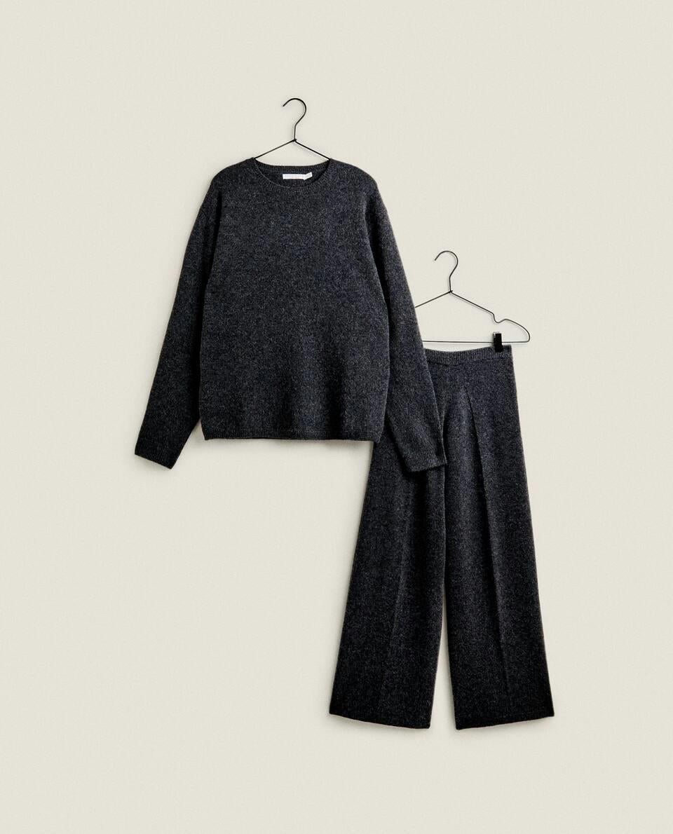 CASHMERE SWEATER